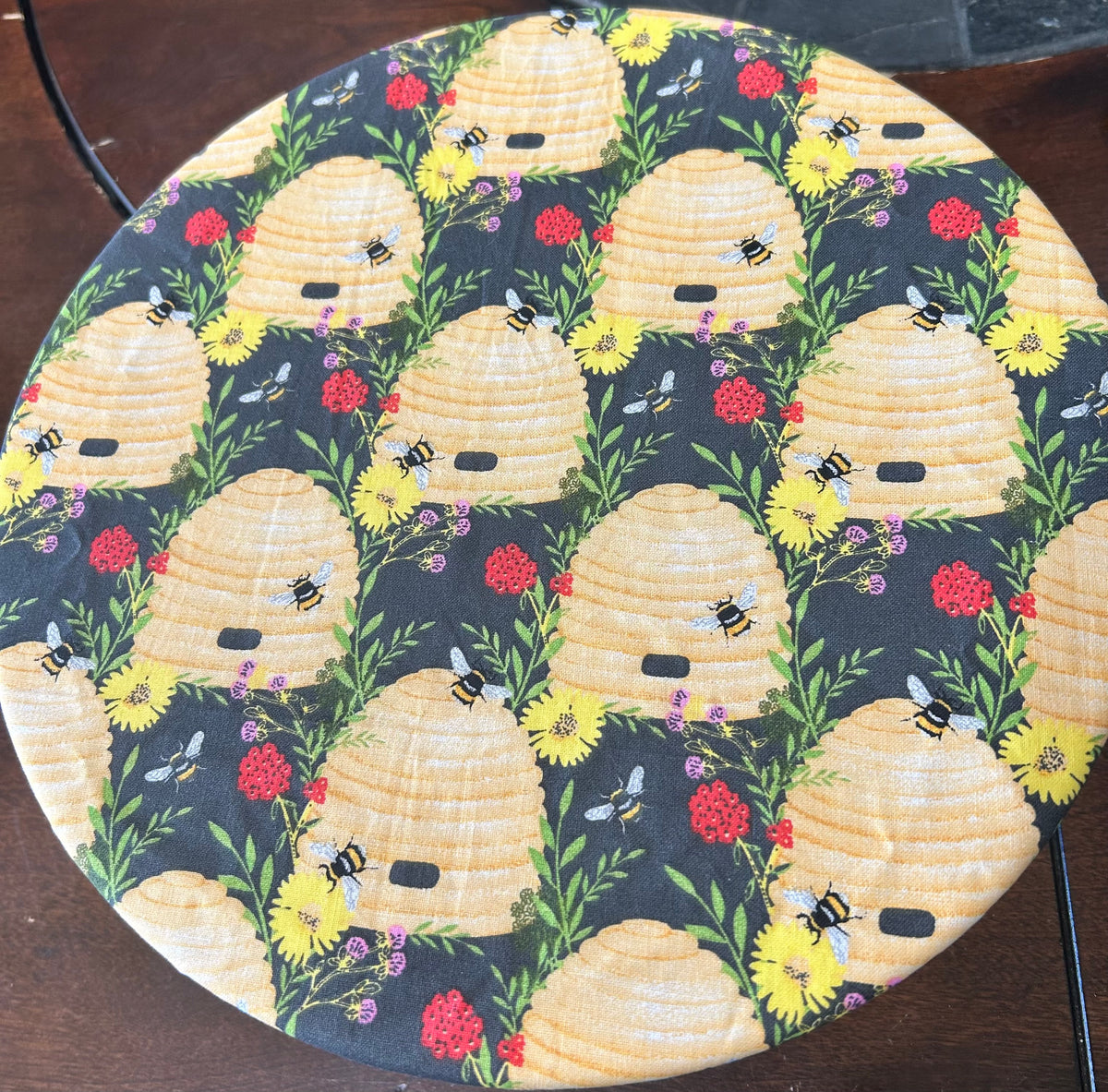 Bowl cover - black bee hives