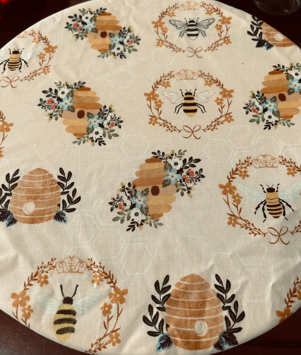 Bowl cover - yellow queen bees